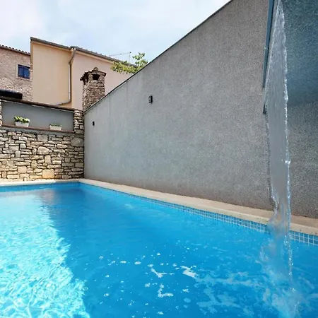 Ferienhaus Holiday House With Pool Bonita Šišan